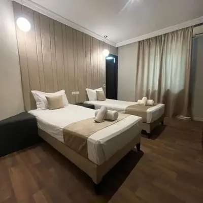 Cadé Hotel