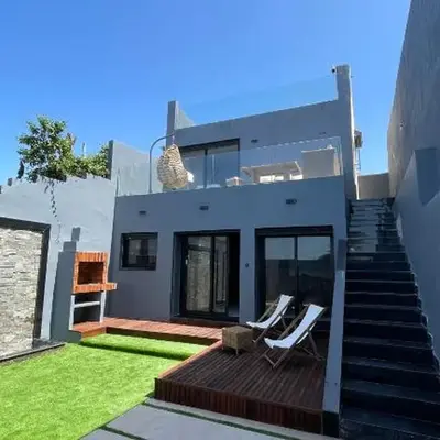 Modern rez de villa