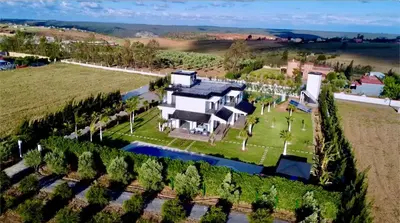 an aerial view of a villa with a swimming pool at Bens White House in AÃ¯n el Ksob
