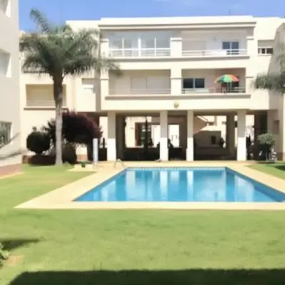 Residence Luxueuse avec 2 Piscines à Harhoura Temara proximité plages princesses & Sables d'Or