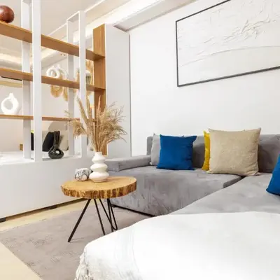 Luxury 1BR with Charming Balcony - Romantic Getaway