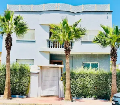 Gallery image of Villa 3 niveaux près de la mer in Tamaris