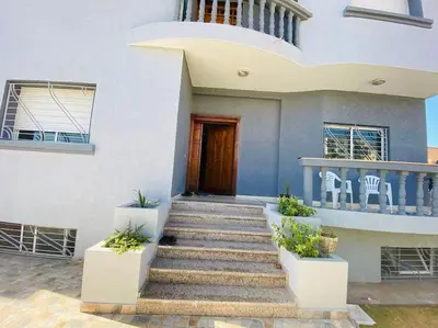 Gallery image of Villa 3 niveaux près de la mer in Tamaris