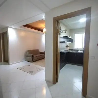 Appartement très propre lumineux en moyen standing a résidence klk darbouza