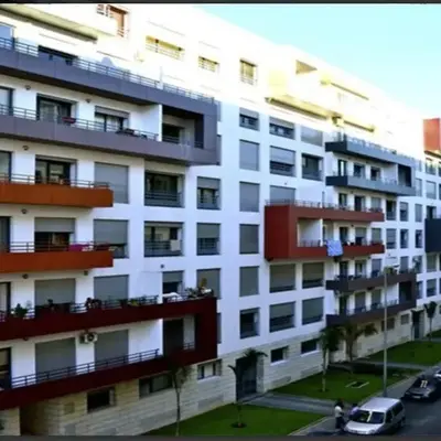 Elegant 2-Bedroom Apartment in Vibrant Maarif
