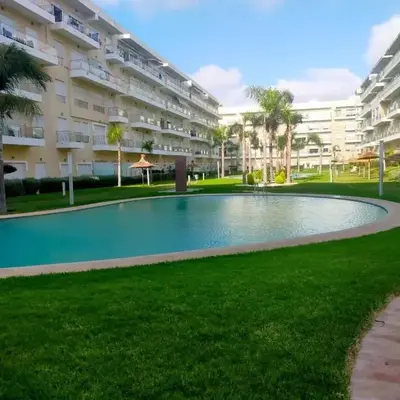 Beautiful apartment with pool & beach nearby