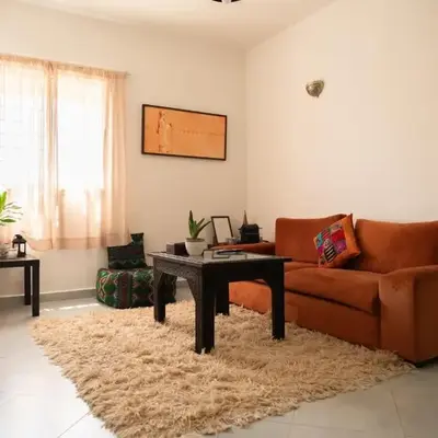 Serene 2 BR Apt Steps from Parks & Casa Finance City