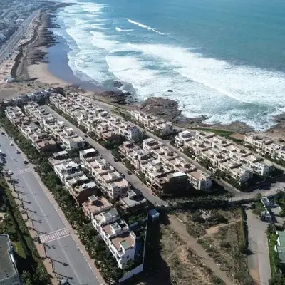 Seafront Luxury Villa with Amazing pool!