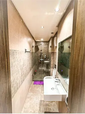 a bathroom with a sink and a shower at Studio luxueux in Casablanca