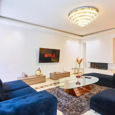 Casablanca 3 Bed Unit in Triangle Dor With Parking