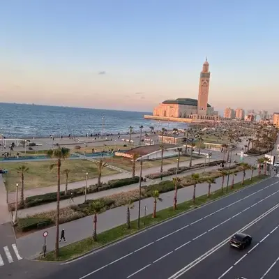 Spacious apartment beachfront city center