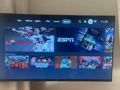a television screen with a bunch of games on it at Studio prestige avec Terrasse sur la Marina in Casablanca