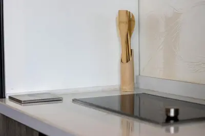 a kitchen counter with a knife on top of it at Terrasse Horizon Marina in Casablanca