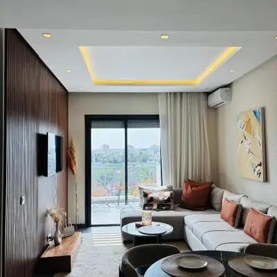 Bright & Cozy Apt with City View