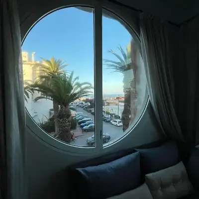 Apartment with sea view