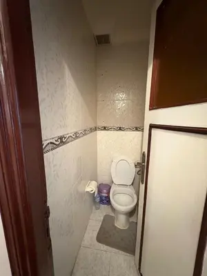 a small bathroom with a toilet in a room at 2 Bedroom APT Near downtown - Perfect Location in Casablanca