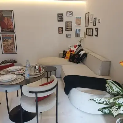 Sunny Studio Apartment with Courtyard