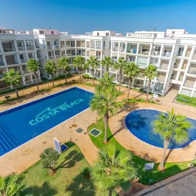 Spacious luxury apartment with pool