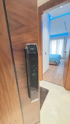 a door with a remote control in a room at Hammersmith 11 in Casablanca