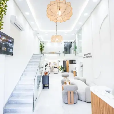 La Chica Beauty Institute