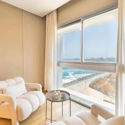 Panoramic sea view high speed wi-fi central