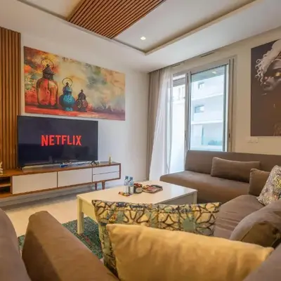 Modern CFC Flat with Terrace Gym & City Views