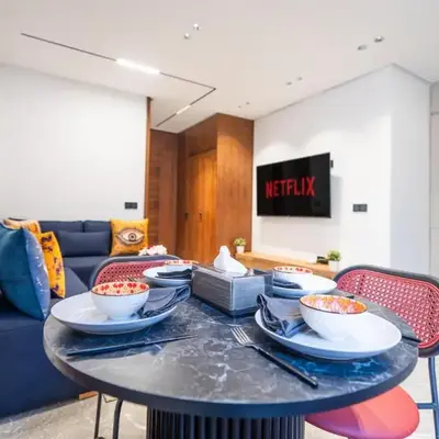 Luxury one bedroom in Triangle d'or with rooftop pool