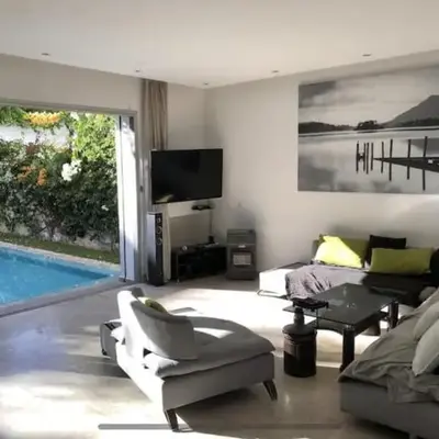 Villa moderne avec piscine